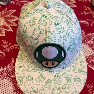 Super Mario baseball hat - Mushroom
Unisex fit
Excellent condition